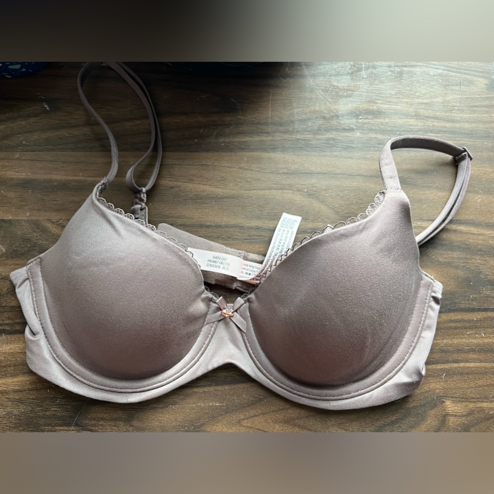 Victoria’s Secret 32C